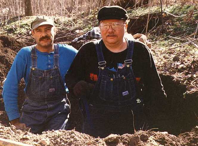 Bob (l) and Ken (r) at a private Texas dig site.